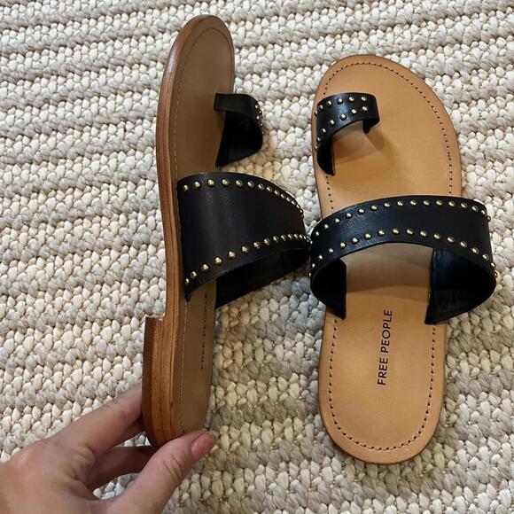 FREE PEOPLE Amelie Tiny Stud Sandals Jewelry Ring Flats - Picture 4 of 6